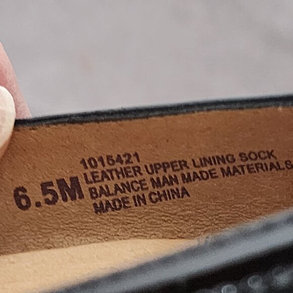 Sofft Black Suede and Patent Leather 3" Peep Toe Bow Detail Dress Pump Size 6.5M - Picture 16 of 16